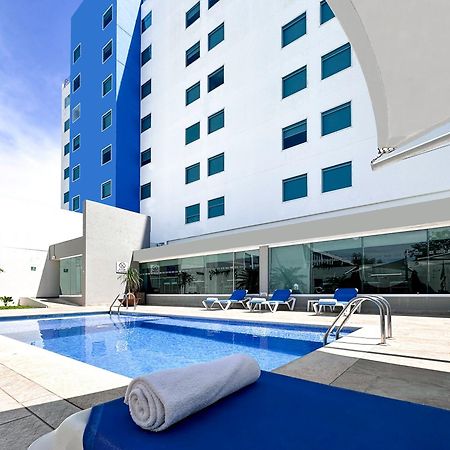 Holiday Inn Express Merida By Ihg Mérida Exterior foto
