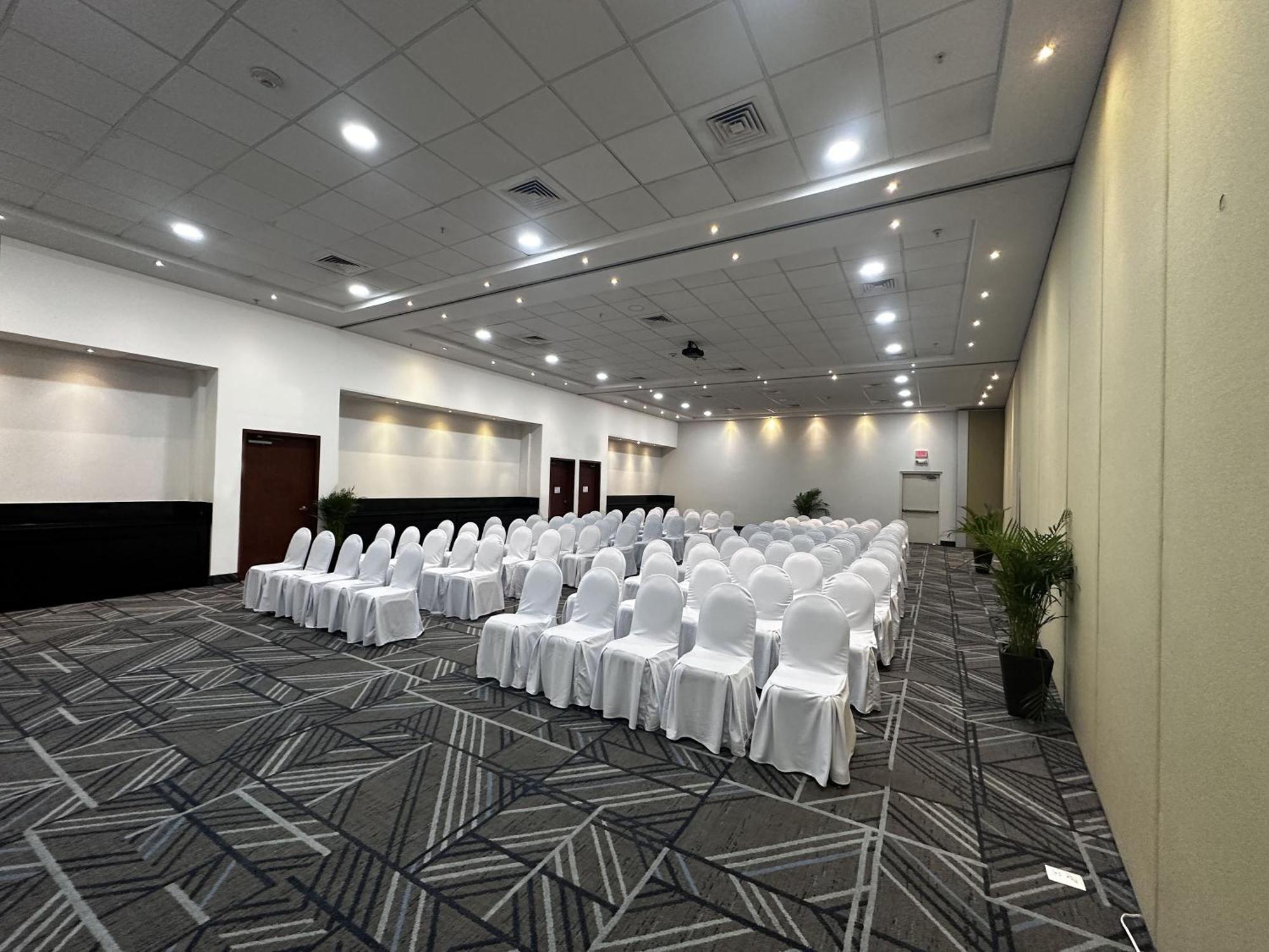 Holiday Inn Express Merida By Ihg Mérida Exterior foto