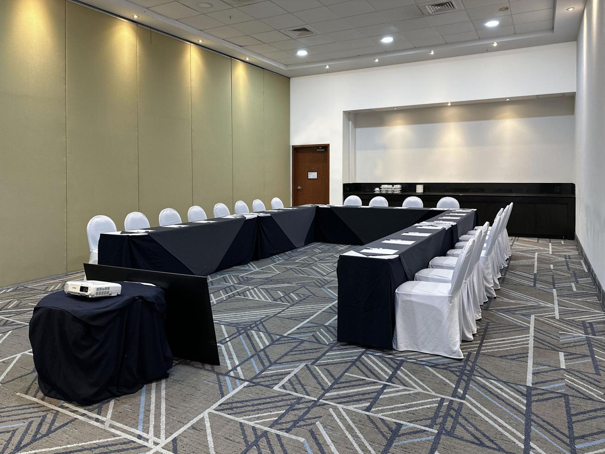Holiday Inn Express Merida By Ihg Mérida Exterior foto
