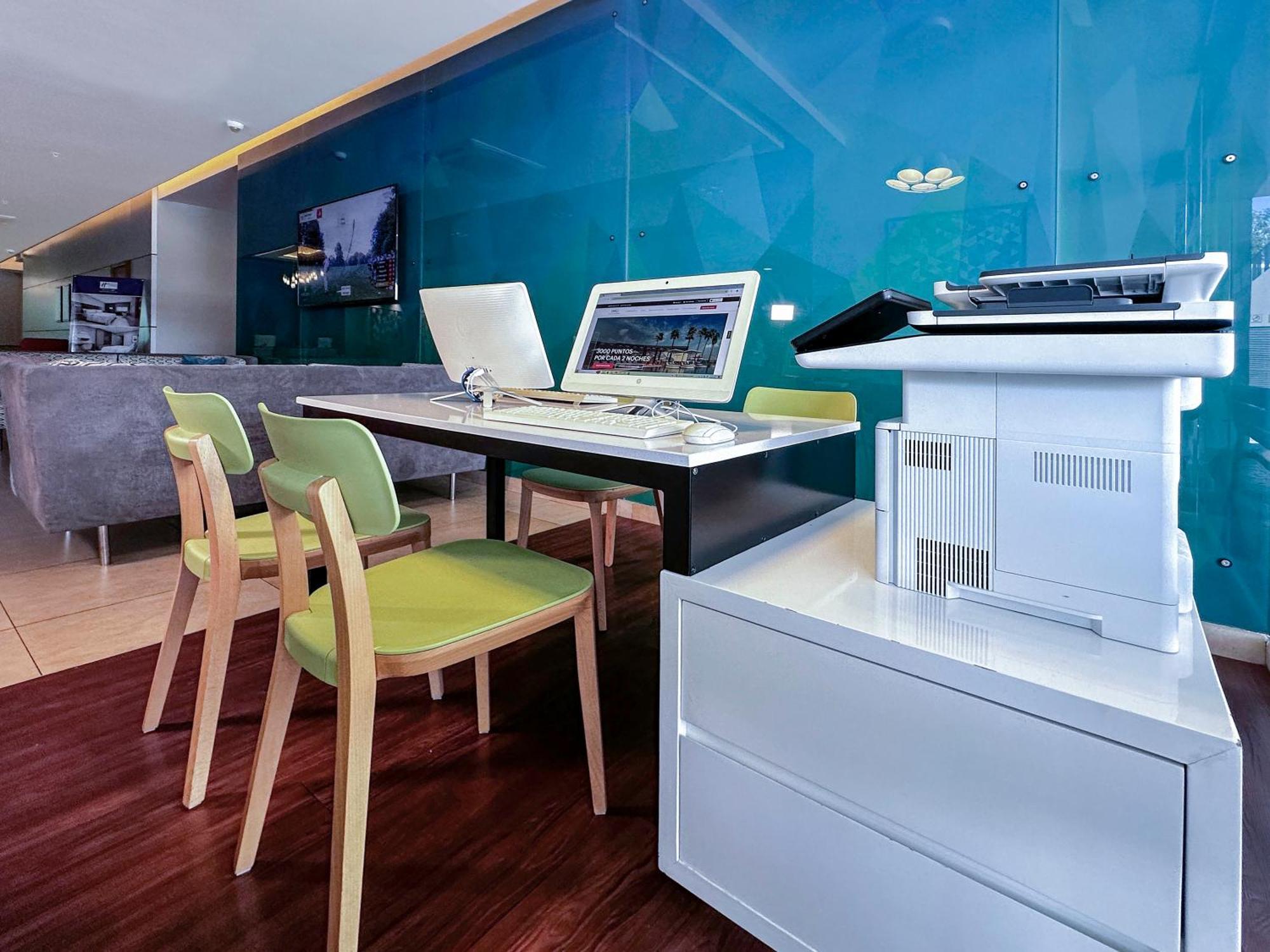 Holiday Inn Express Merida By Ihg Mérida Exterior foto